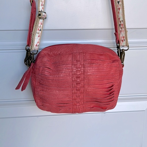 Day & Mood Unica Coral Leather Crossbody with 2 straps Anthropology - Picture 1 of 6